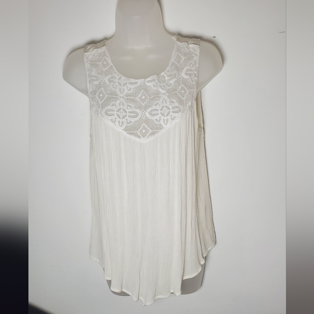 Lace Flowy Top Size M